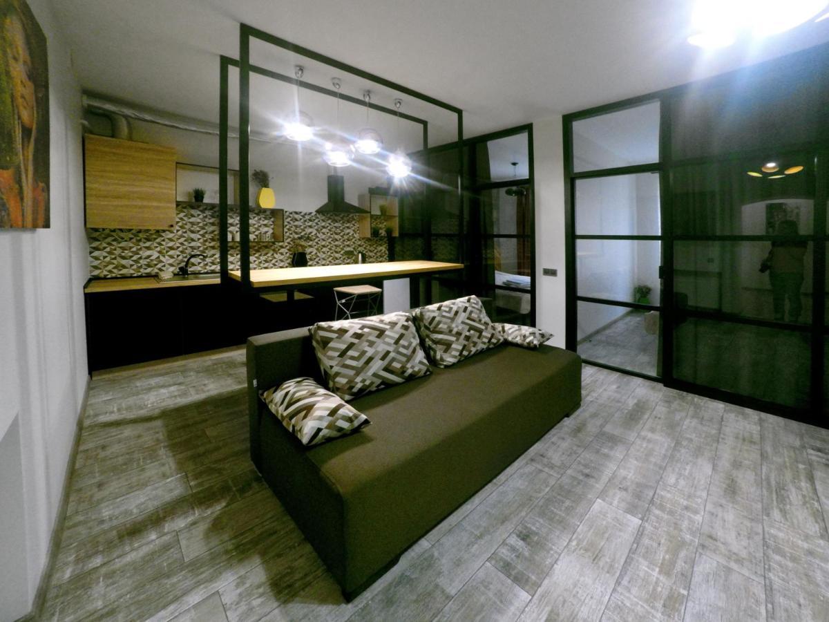 Lion King Lesya Ukrainka Apartment Lviv Exterior photo